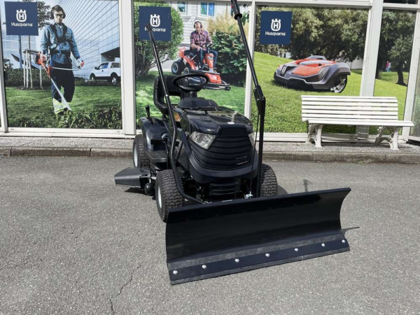 Pro155_98S-Winter_02-MOWSTAR24 BLACK EDITION® PRO 155/98 SD Rasentraktor